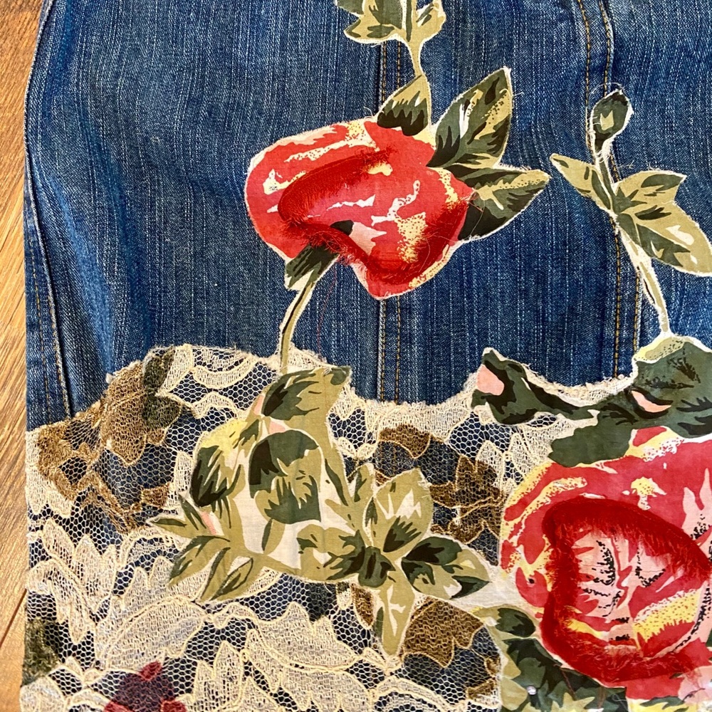 MONROE & MAIN Embellised Denim Pencil Skirt - Picture 6 of 13
